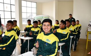 escuelas poker la paz Instituto Simón Bolívar El Alto